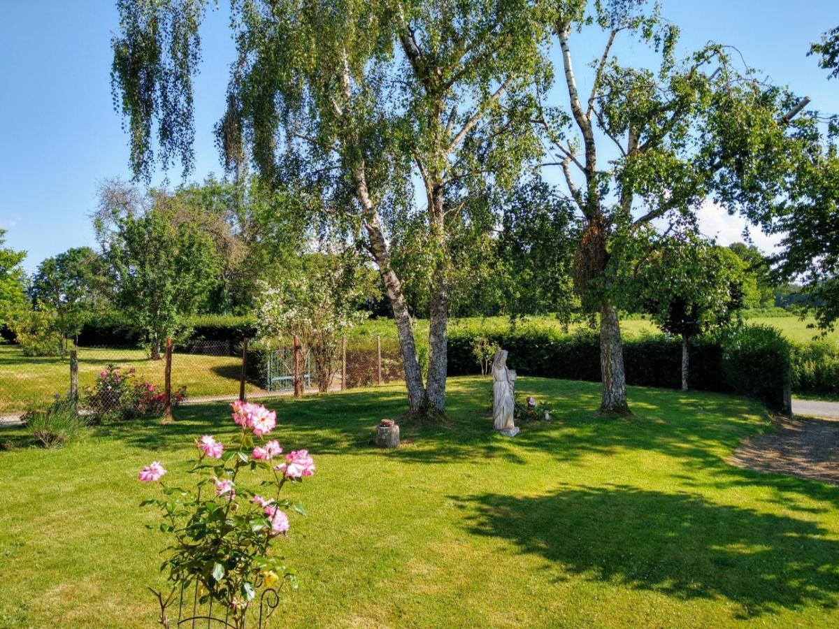 Gite La Maison De Lea Villa Saint-Agnant-de-Versillat Exterior photo