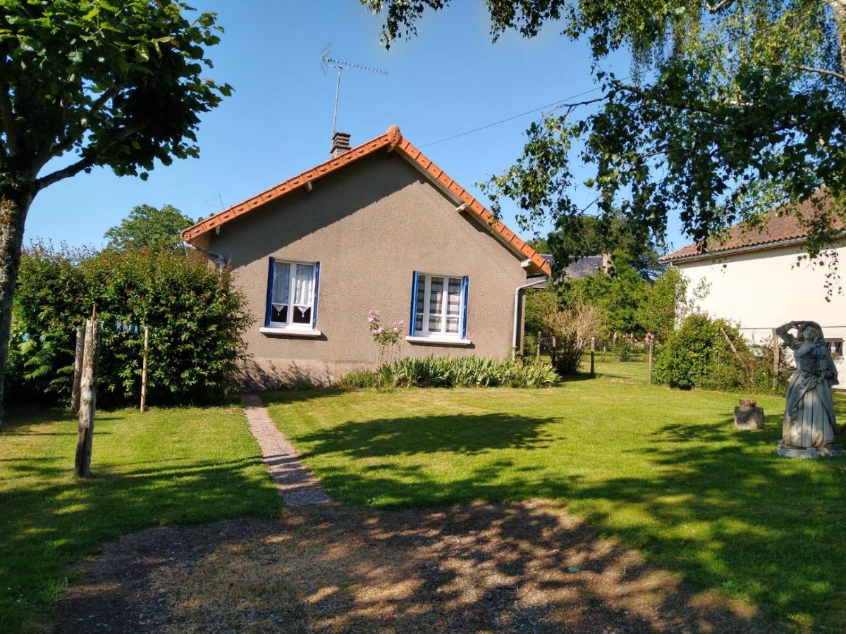 Gite La Maison De Lea Villa Saint-Agnant-de-Versillat Exterior photo